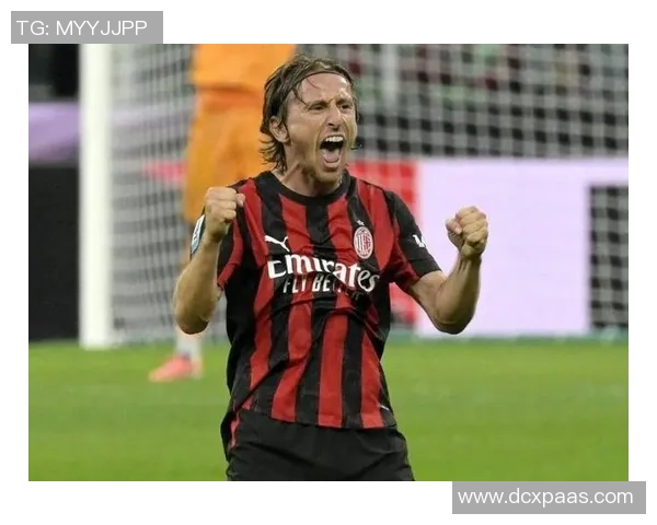 《回忆与荣耀：AC米兰球星退役特辑，追溯那些经典瞬间》