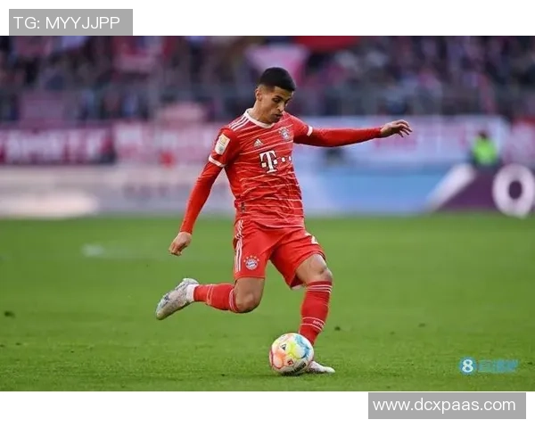 小罗凭借何种天赋和表现成为足球星球员的传奇人物