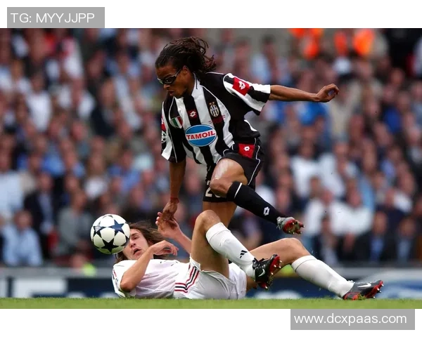 戴护目镜的足球巨星：专注、坚韧、璀璨