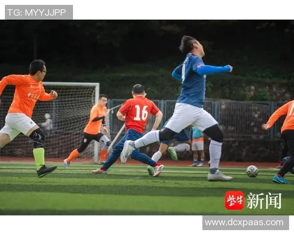 昔日绿茵场巨星荣耀归来真情回馈母校点燃青春梦想