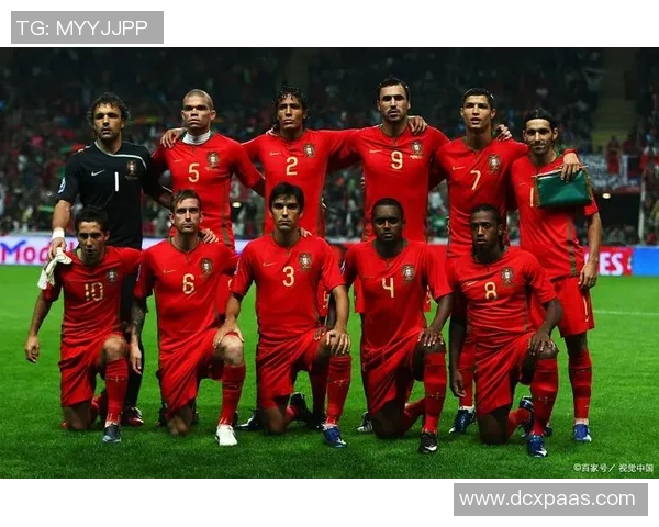 绿茵巅峰瞬间足球中锋球星个人进球与精彩表现集锦